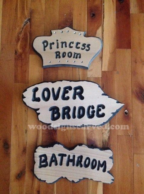 WoodPeckerCarvedSigns-1321