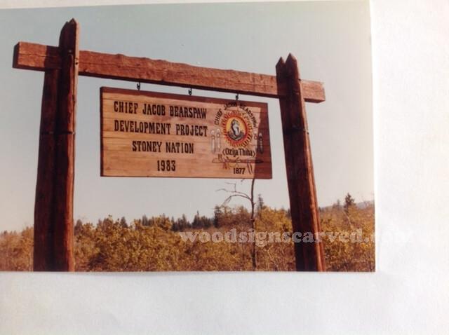 WoodPeckerCarvedSigns-1379